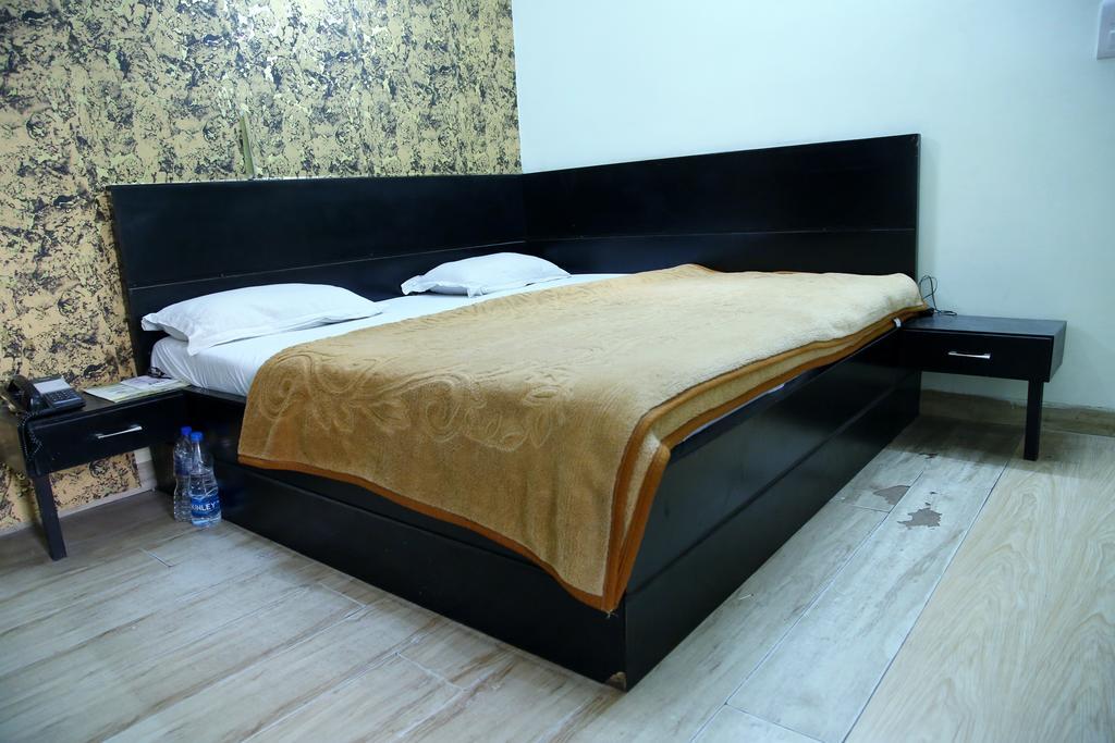 Hotel Ananda Дели Номер фото