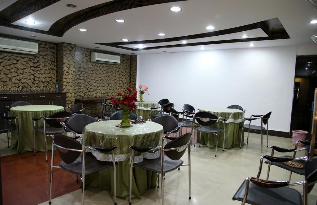Hotel Ananda Дели Экстерьер фото